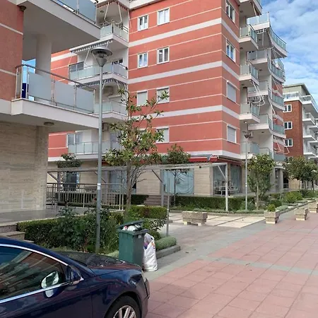 E&e Apartment Velipoje